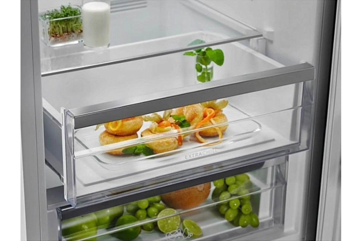 Холодильник Electrolux LNT 7ME36 K2