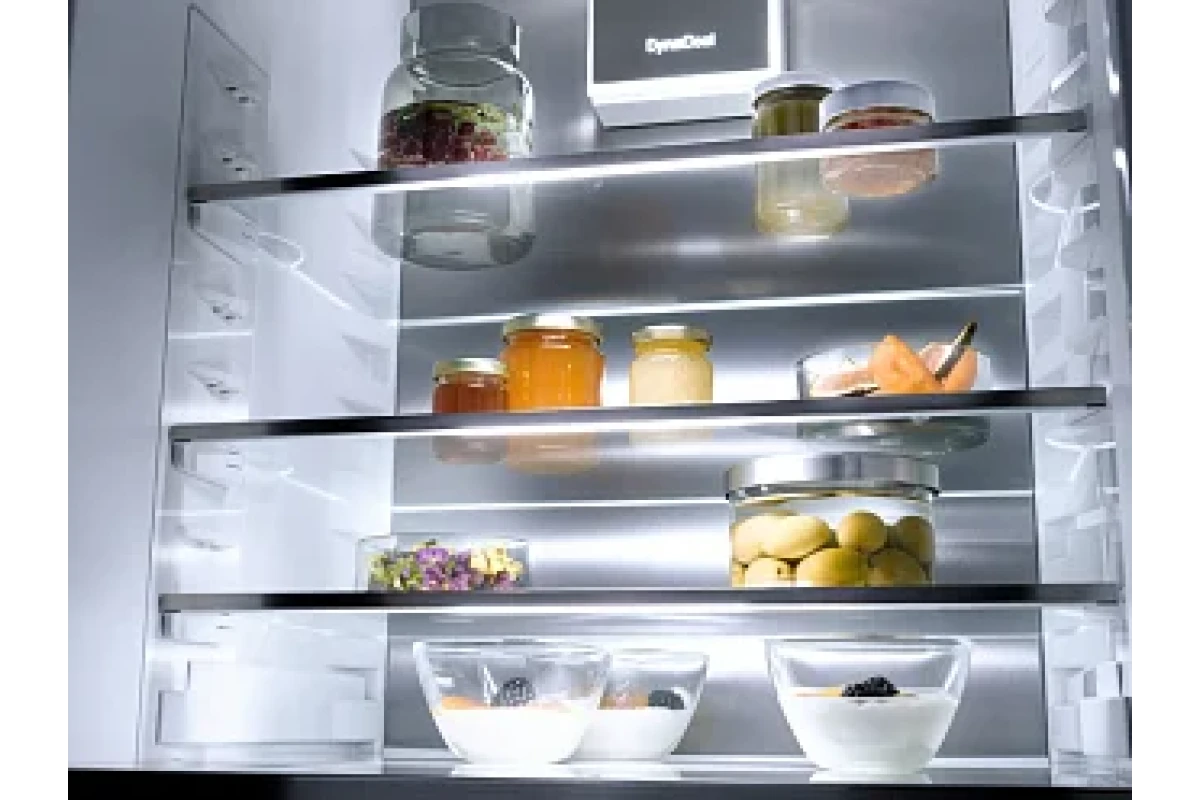 Встраиваемый холодильник Miele KFN 7774 D