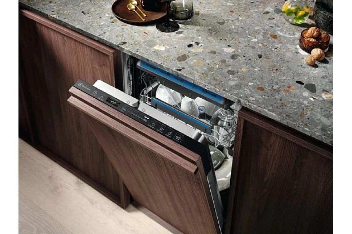 Встраиваемая посудомоечная машина Electrolux EEM63310L