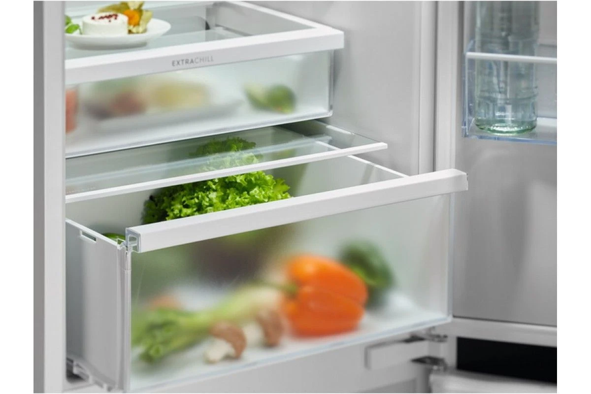 Встраиваемый холодильник Electrolux ENT6MD19S3