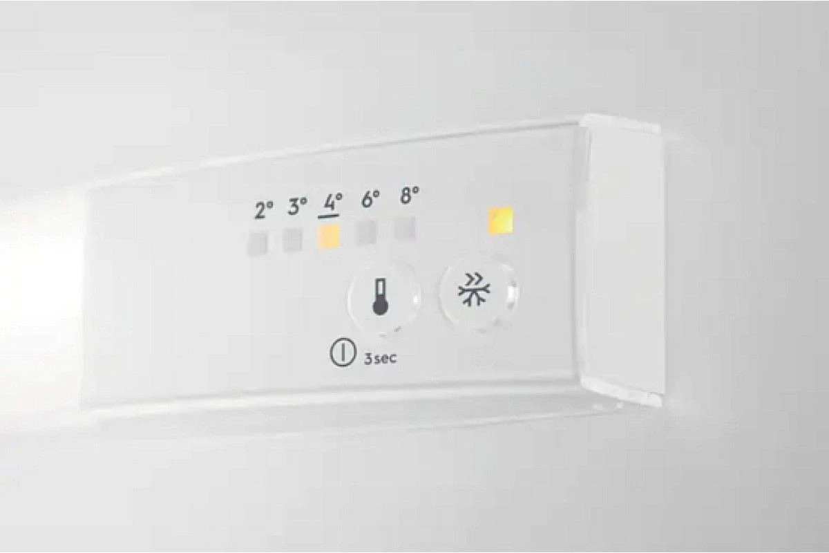 Встраиваемый холодильник Electrolux LNT2LF18S