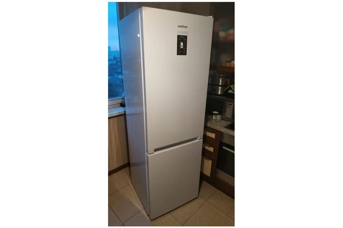 Холодильник Vestfrost VW18NFE00W