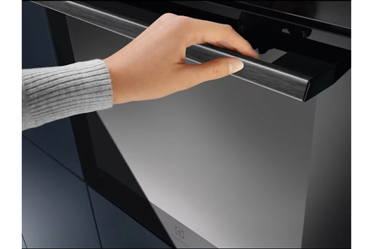 Духовой шкаф Electrolux EOA9S31WZ
