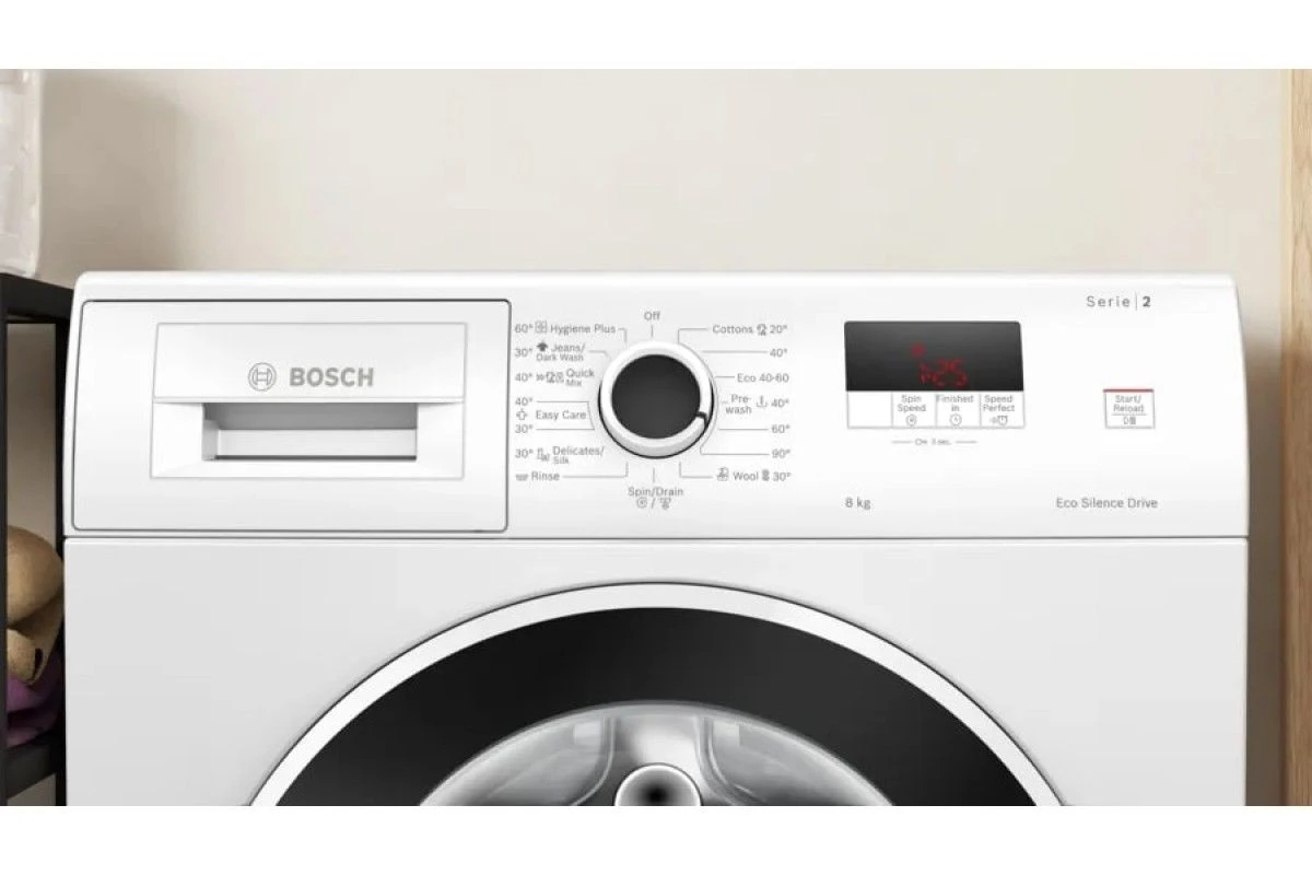Стиральная машина Bosch WGE03200BY