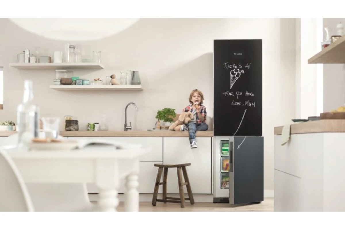 Холодильник Miele KFN 29283 D BB