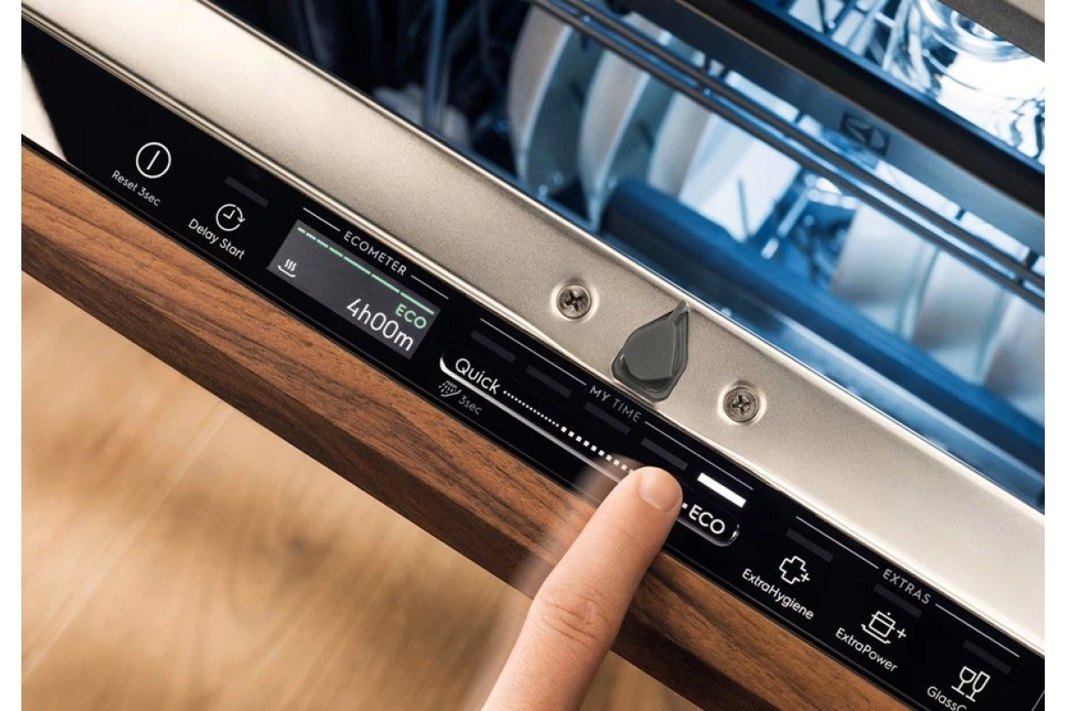 Встраиваемая посудомоечная машина Electrolux EEG88600W