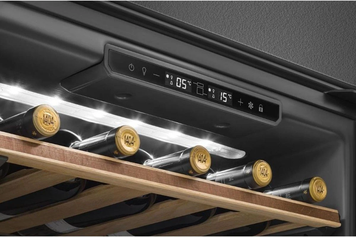 Встраиваемый холодильный шкаф для вина Smeg CVI629NR3