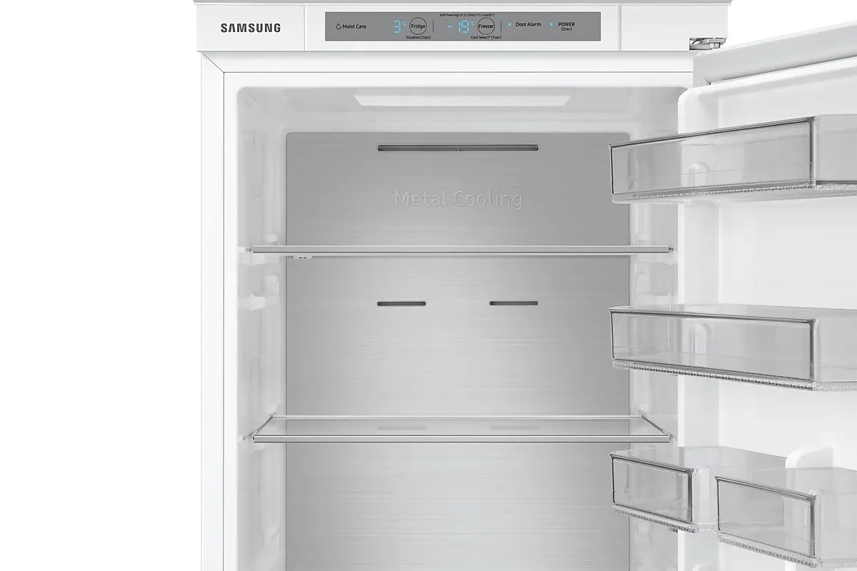 Встраиваемый холодильник Samsung BRB30703EWW/EF