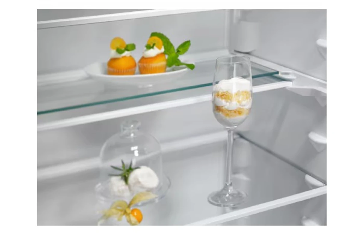Встраиваемый холодильник Electrolux ENG7TE75S