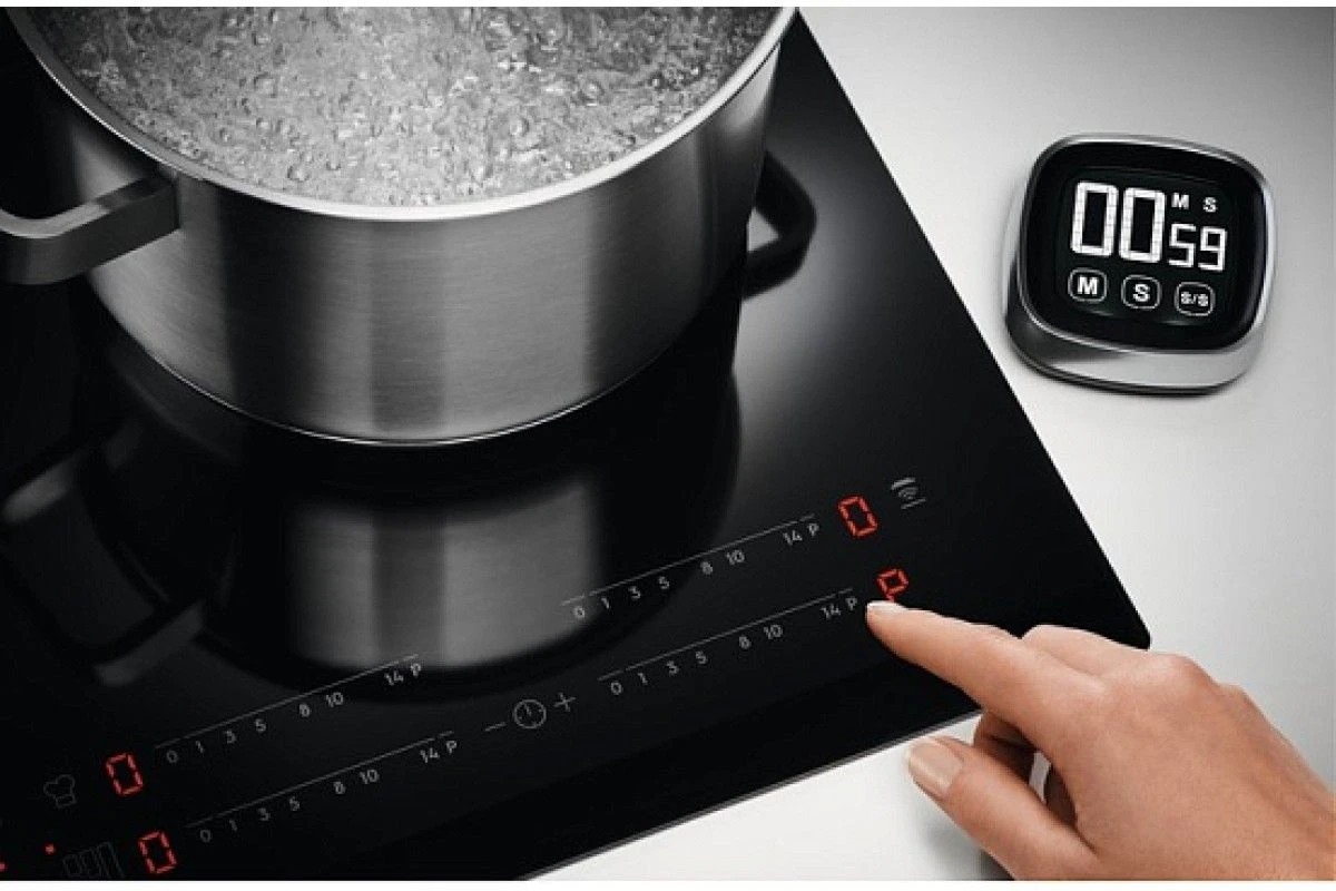 Варочная панель Electrolux LIT30231C