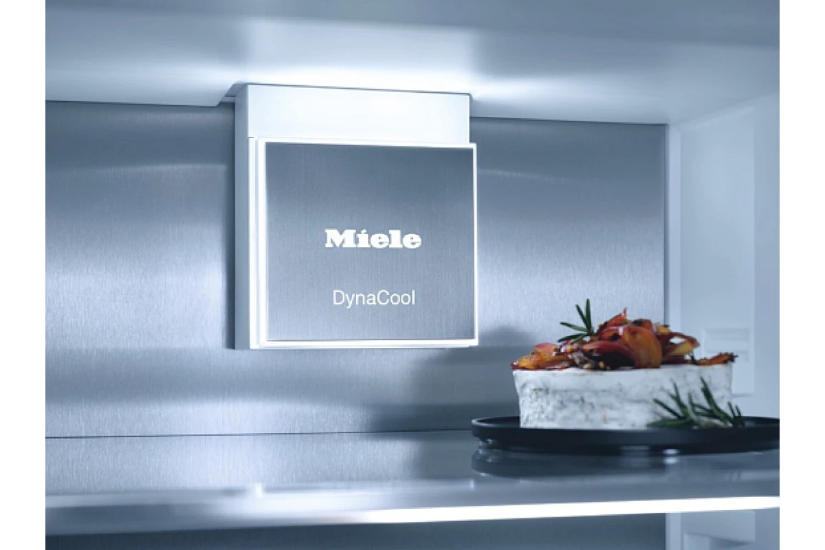 Встраиваемый холодильник Miele KFN 7795 C