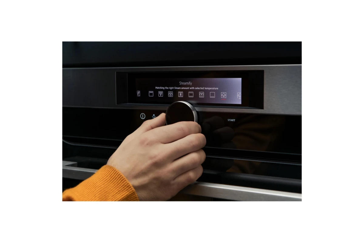 Духовой шкаф с паром AEG BSE988330M