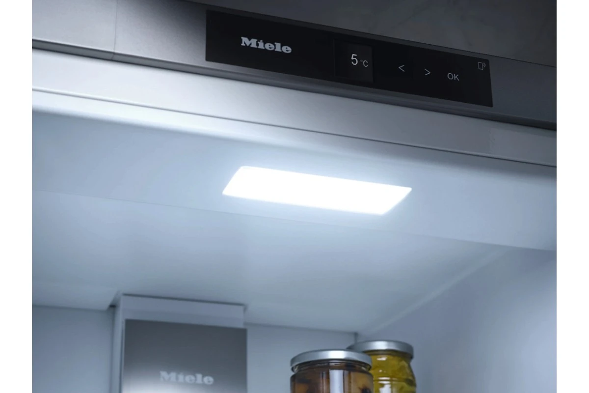 Встраиваемый холодильник Miele K 7747 D