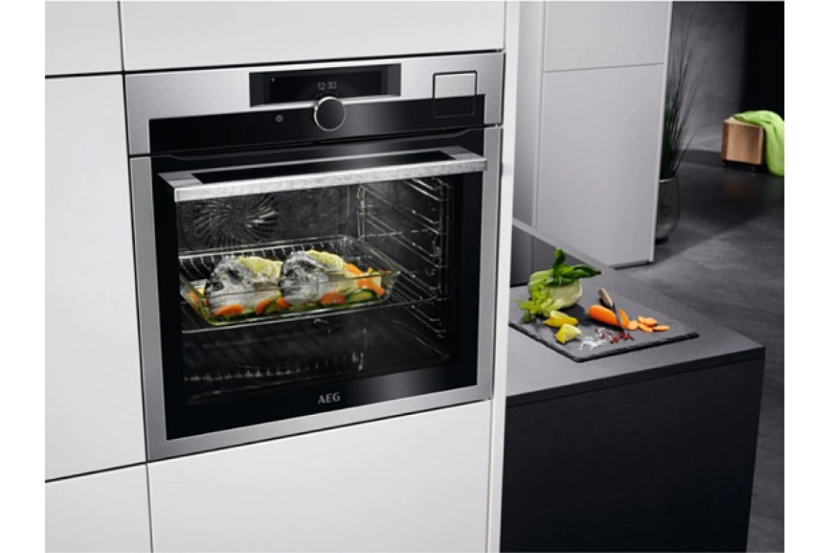 Духовой шкаф AEG BSE998330M