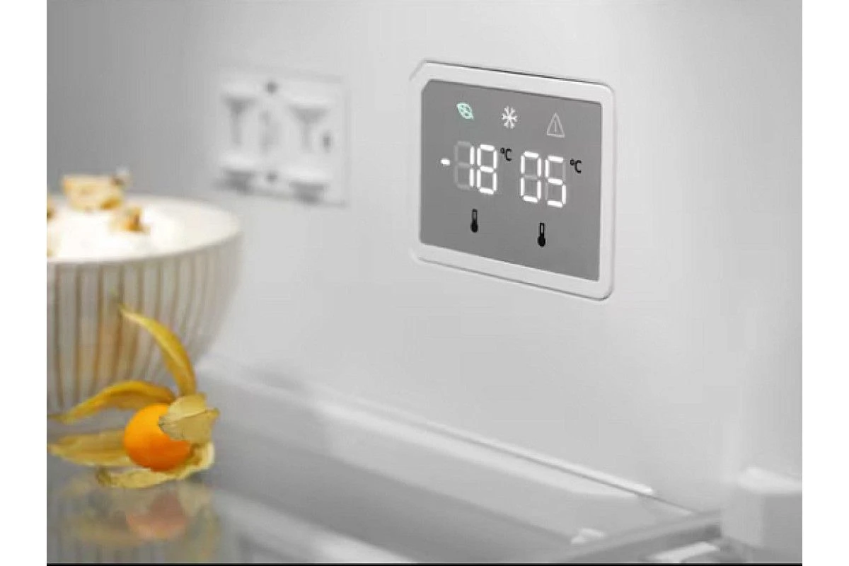 Холодильник Electrolux LNT7ME34K1