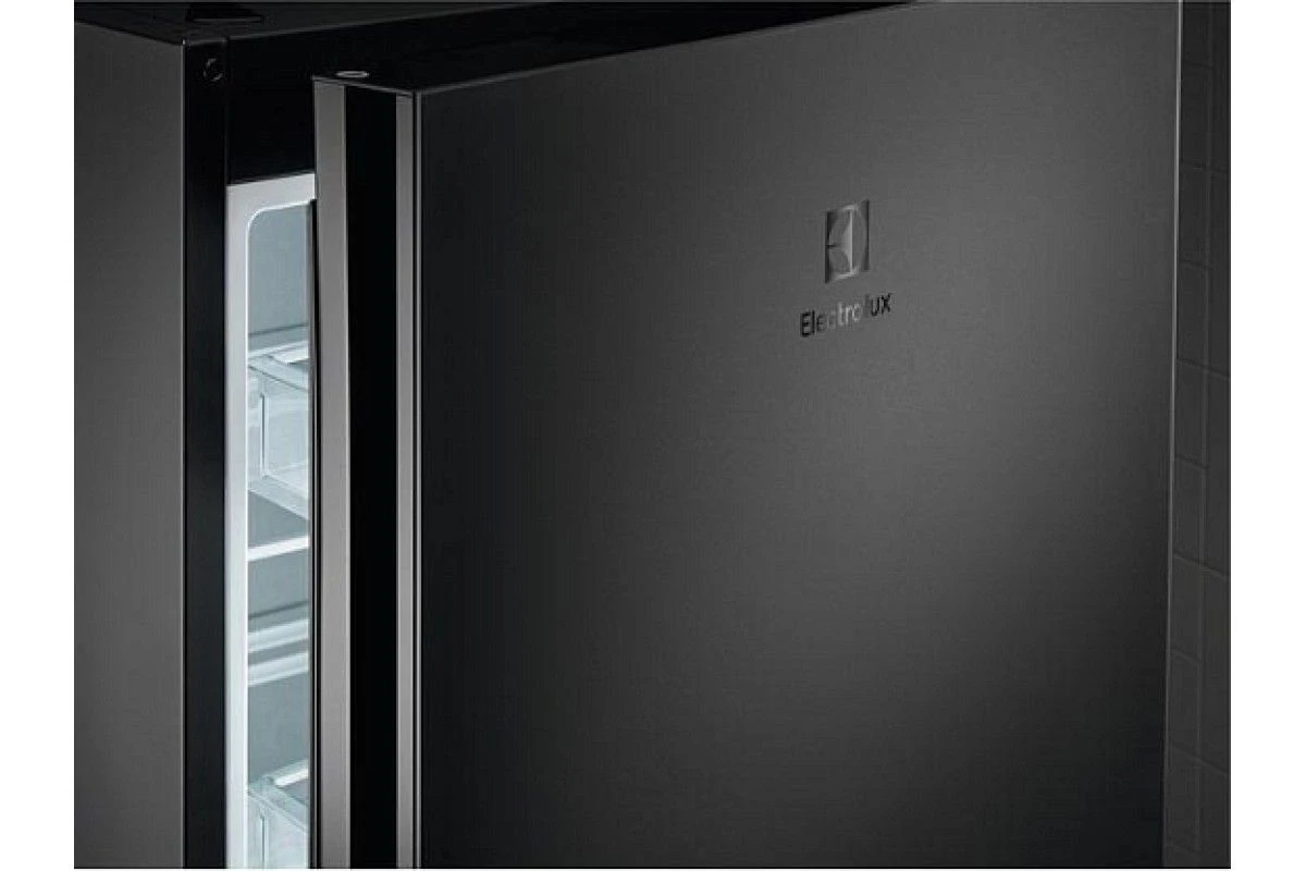 Холодильник Electrolux LNT7ME32M1