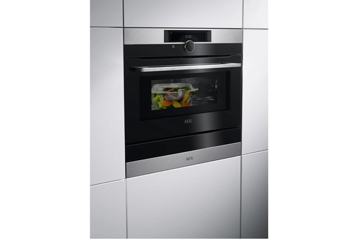 Компактный духовой шкаф AEG KMK968000M
