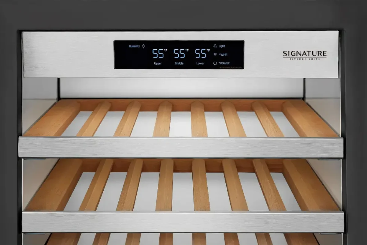 Встраиваемый винный шкаф Signature Kitchen Suite SKSCW243RP под навеску фасадов
