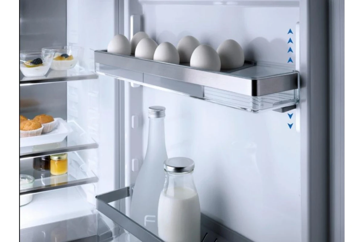 Встраиваемый холодильник Miele KFN 7795 D