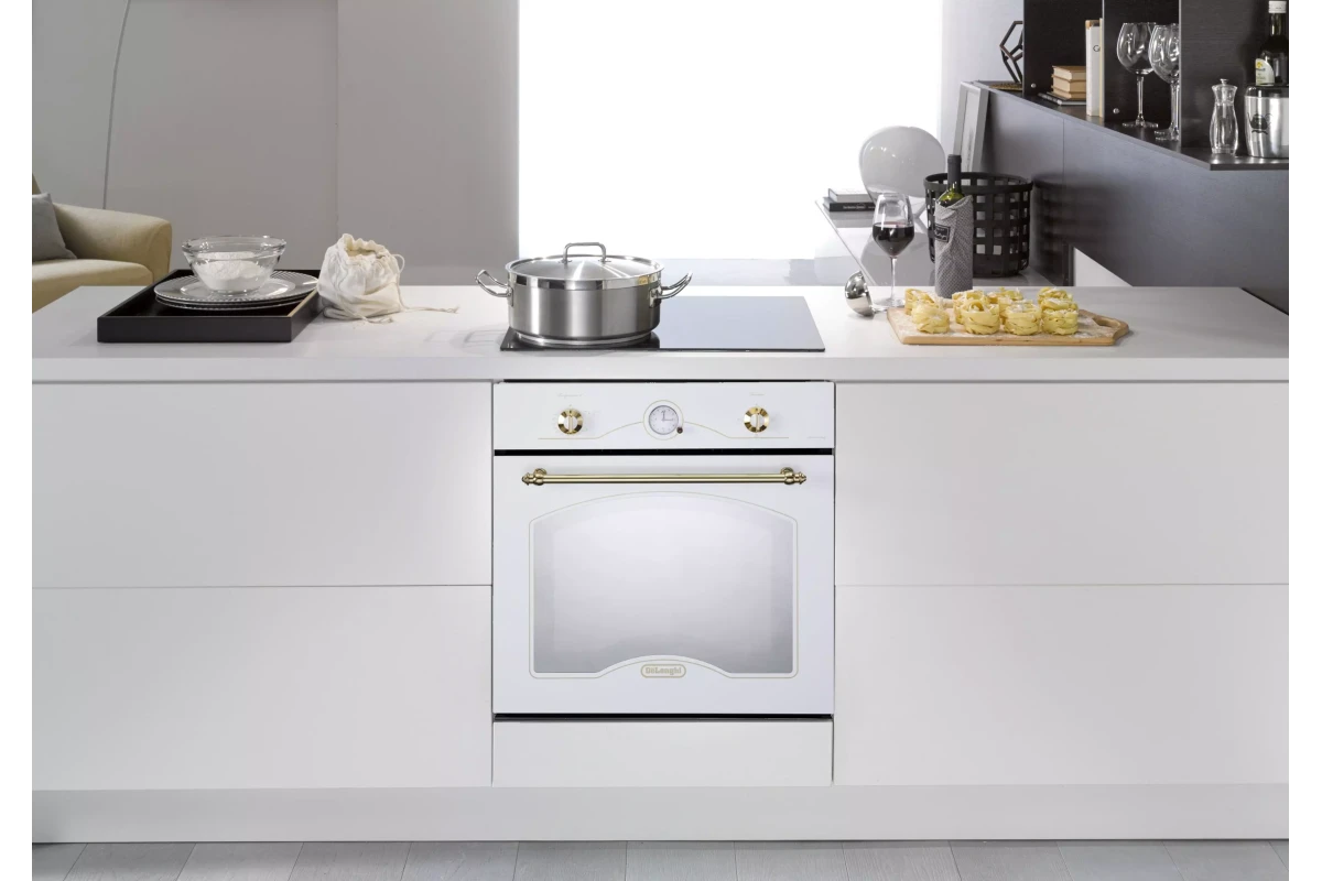 Газовый духовой шкаф DeLonghi CGBG 4
