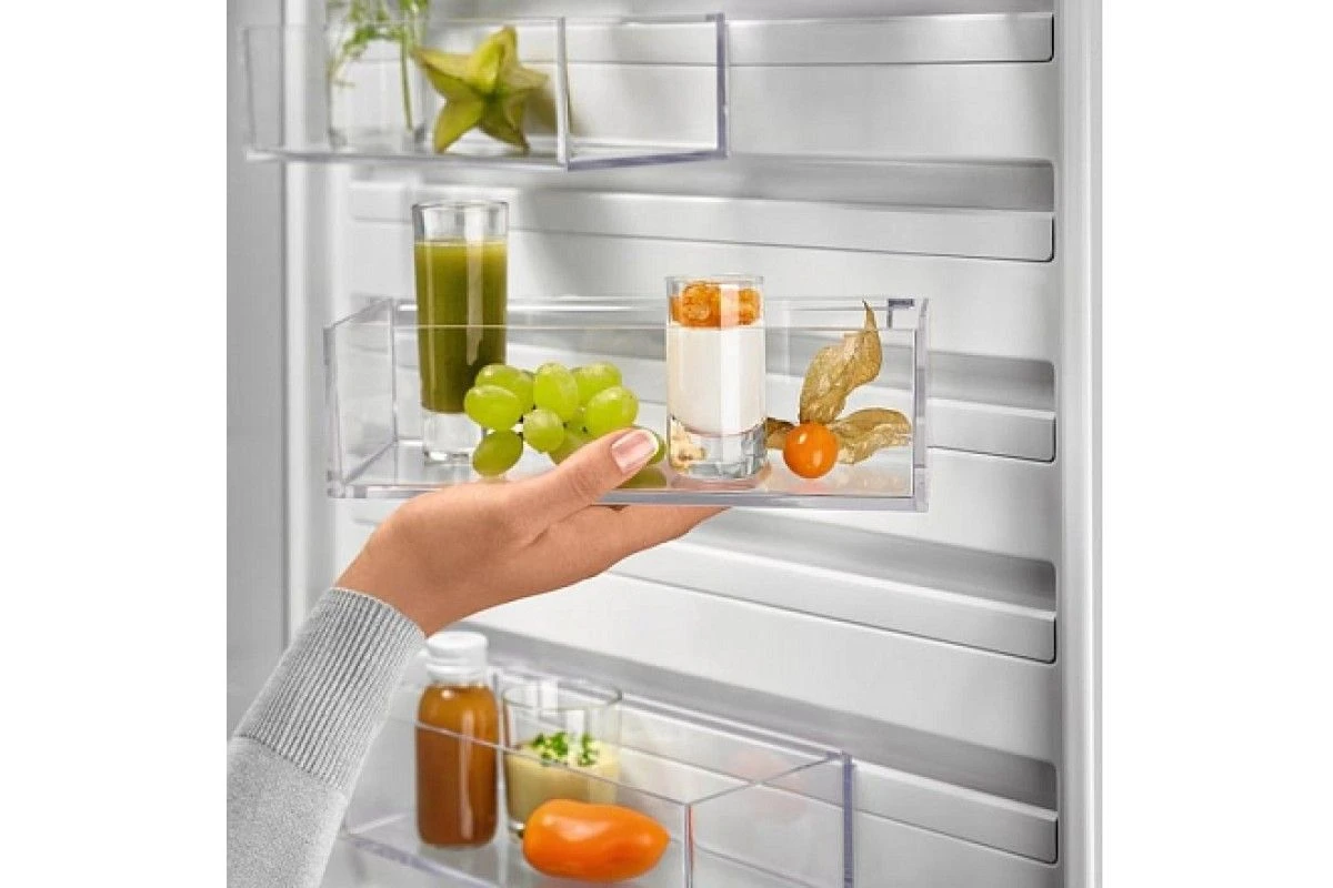 Холодильник Electrolux LNC7ME32W2