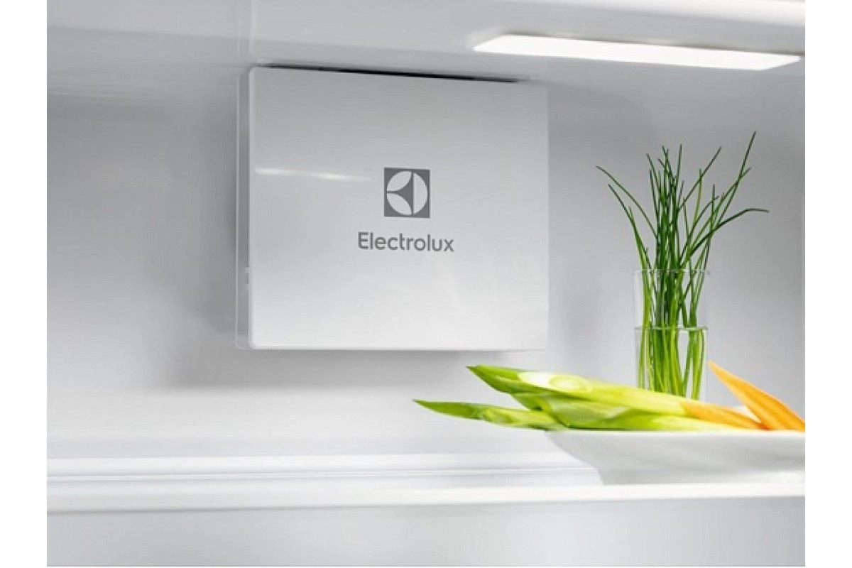 Встраиваемый холодильник Electrolux LND5FE18S