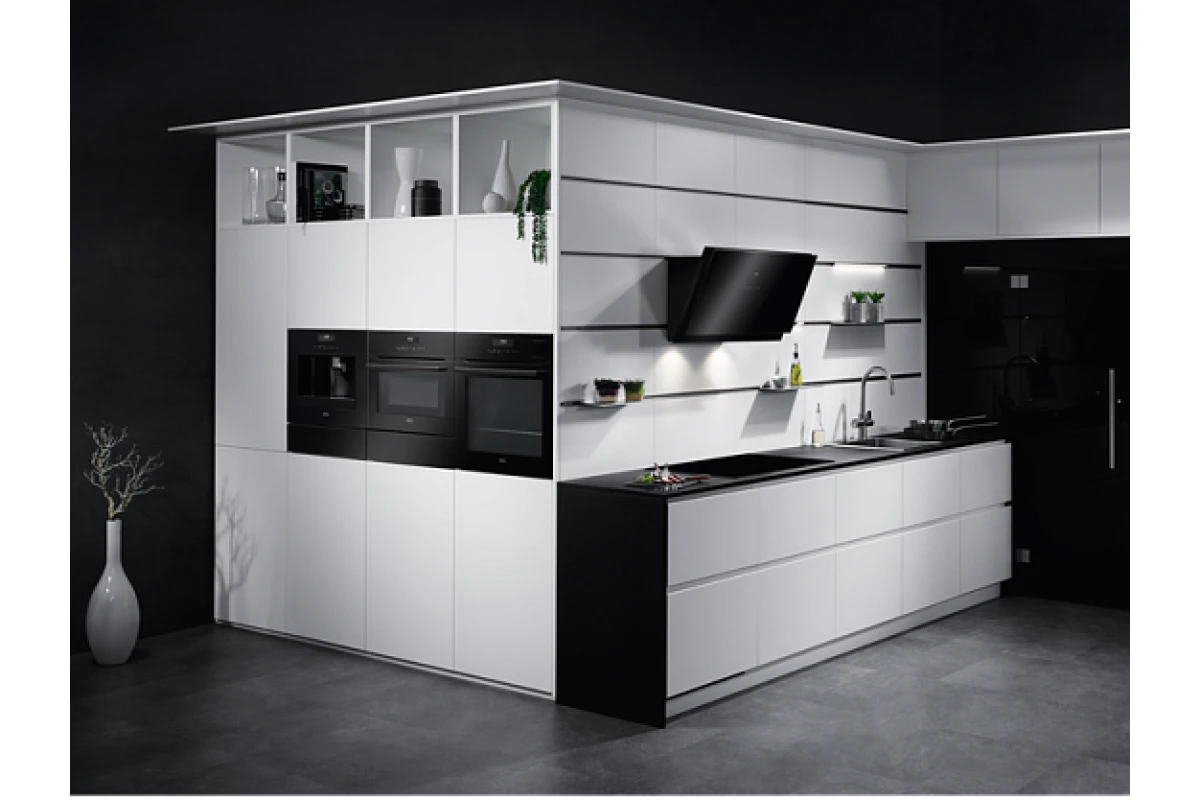 Встраиваемая кофемашина AEG KKE884500B