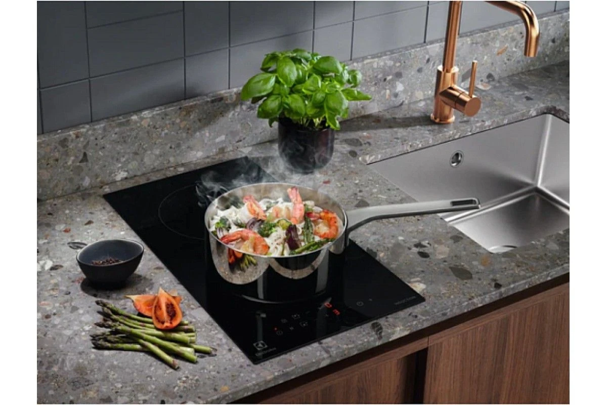 Варочная панель Electrolux LIT 30230 C
