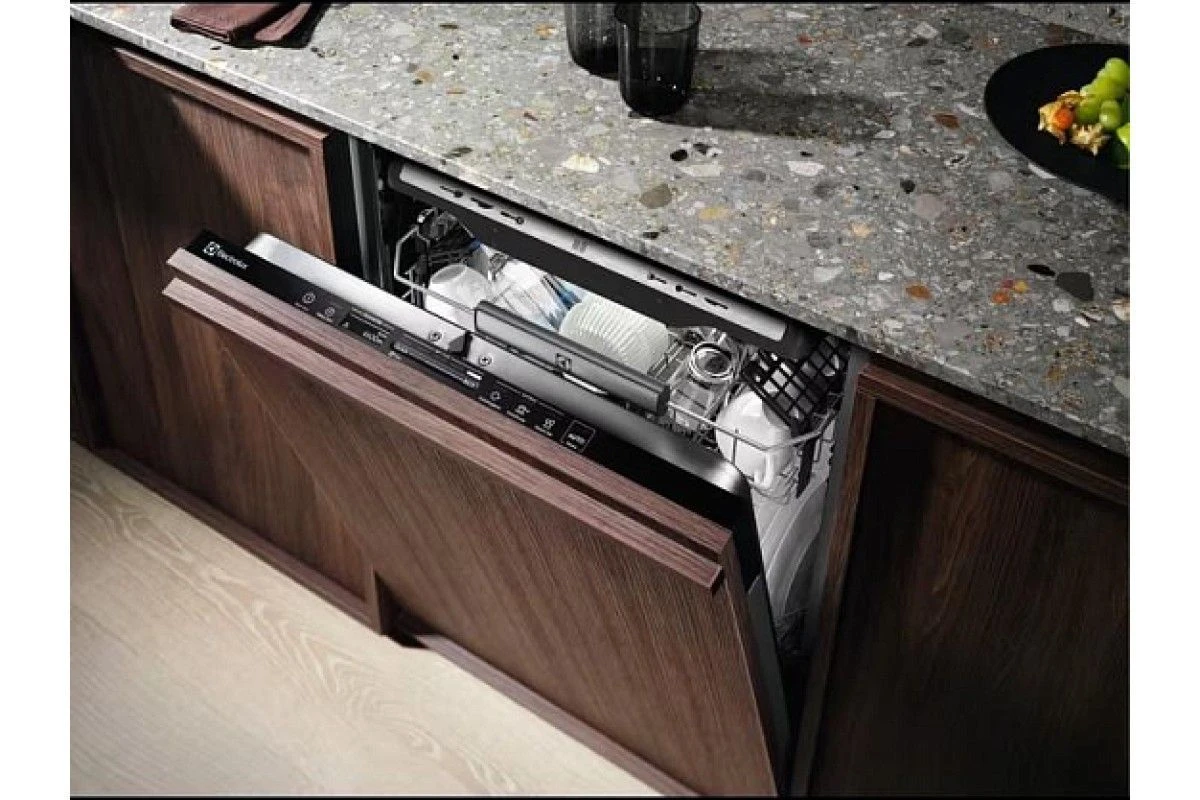 Встраиваемая посудомоечная машина Electrolux KECA7305L