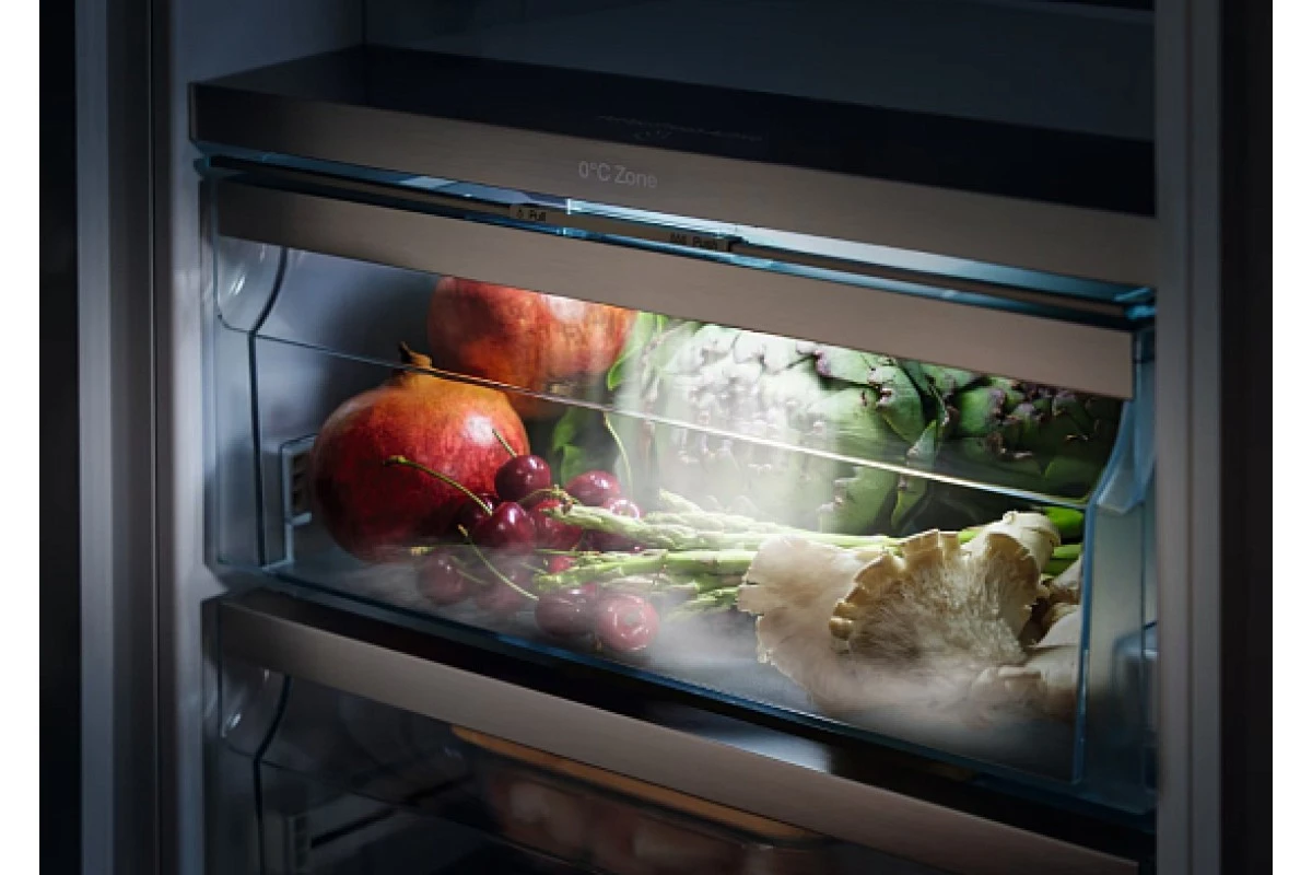 Встраиваемый холодильник Miele K 7797 C L