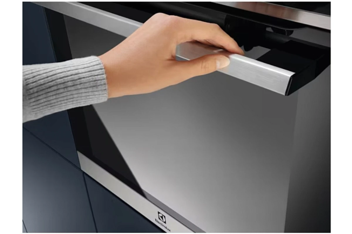 Духовой шкаф Electrolux EOC9P31WX