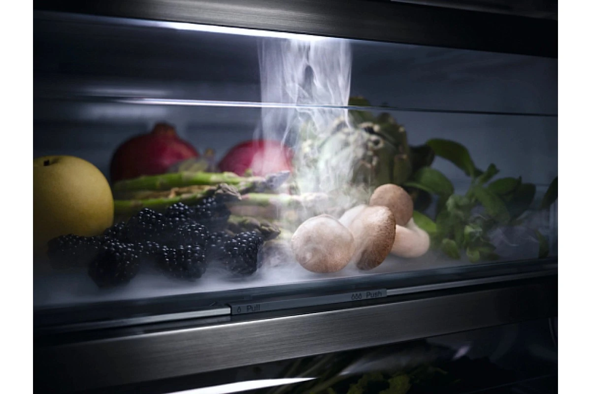 Встраиваемый холодильник Miele K 7793 C