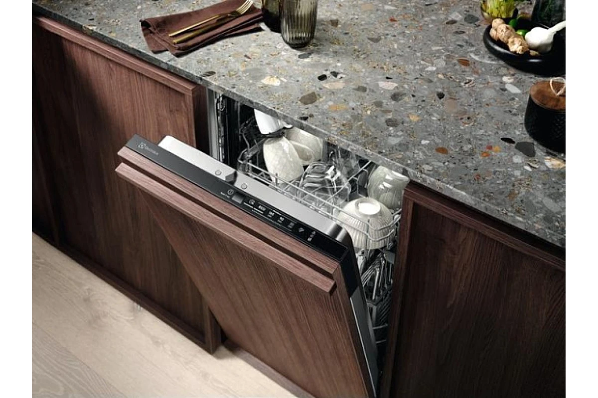 Встраиваемая посудомоечная машина Electrolux EEA71210L