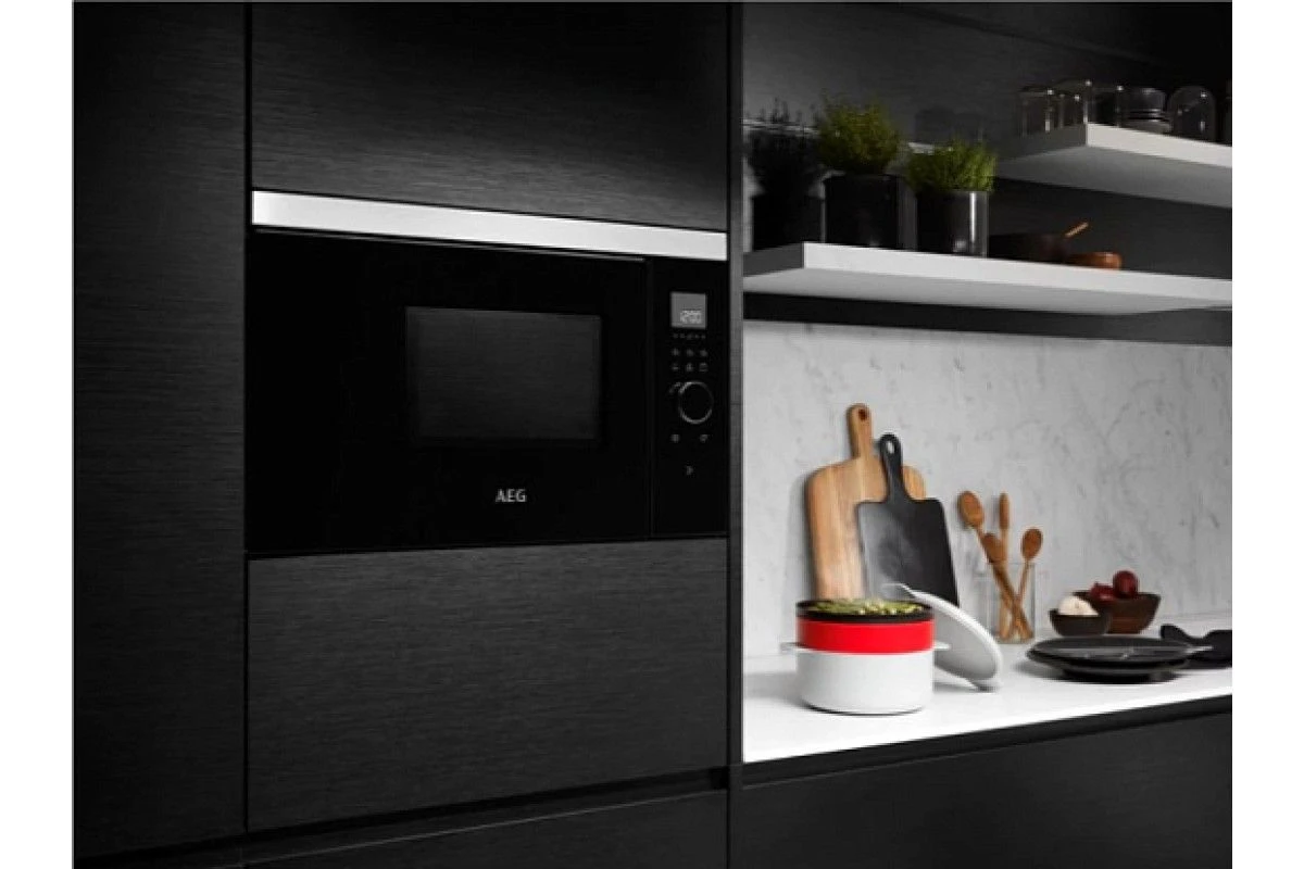 Встраиваемая микроволновая печь AEG MBB1756DEM