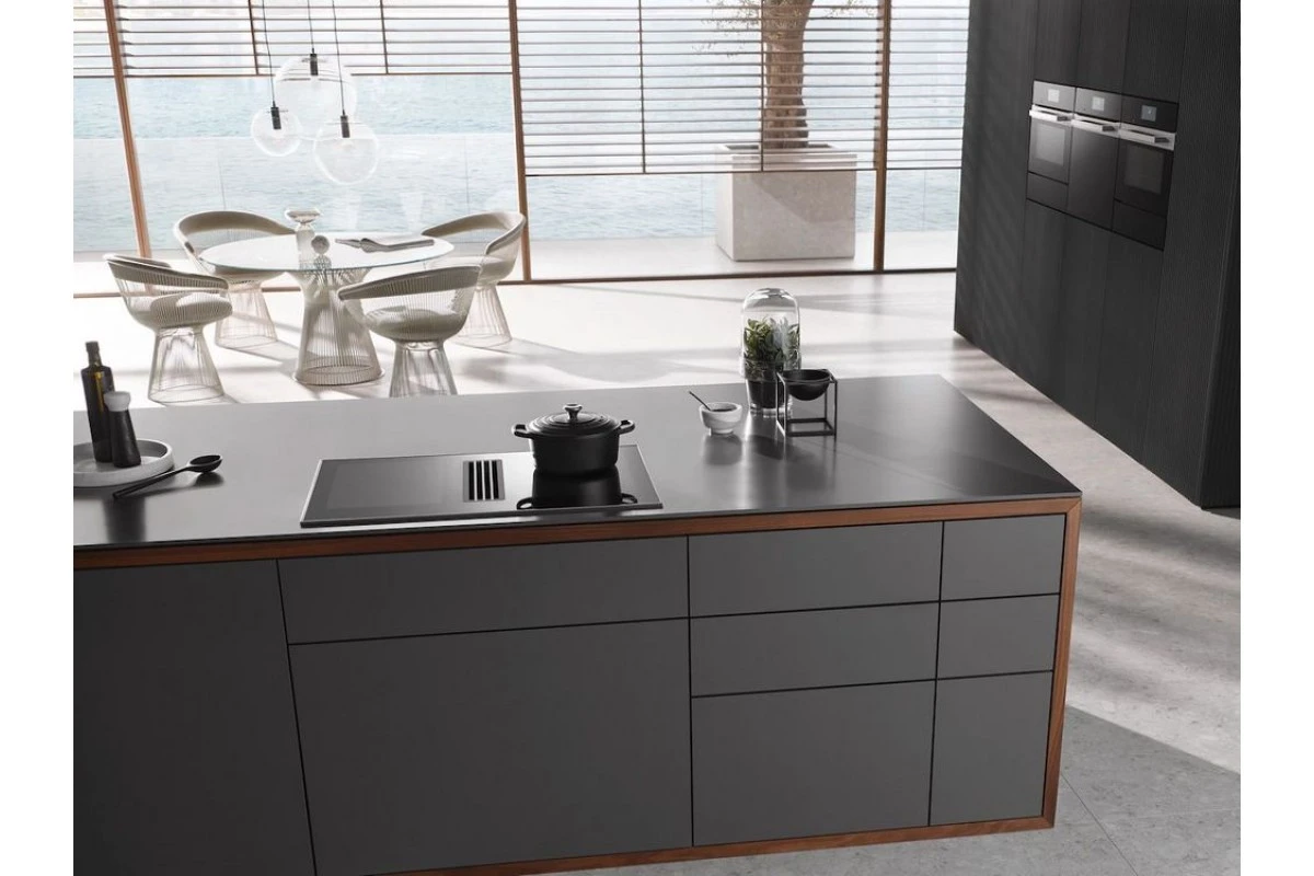 Индукционная варочная панель со встроенной вытяжкой Miele KMDA 7634 FR