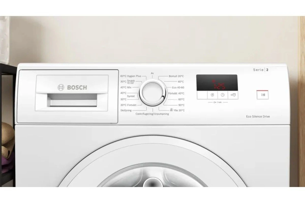 Стиральная машина Bosch WGE03200SN