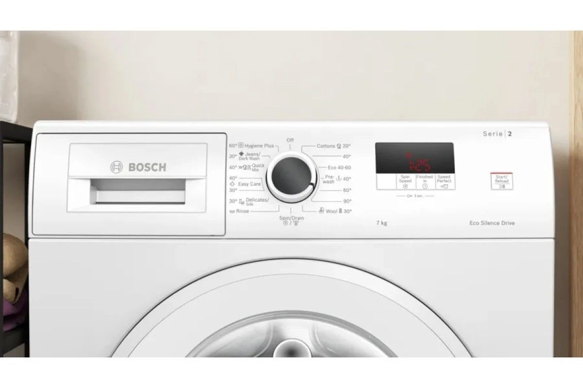 Стиральная машина Bosch WGE02200BY