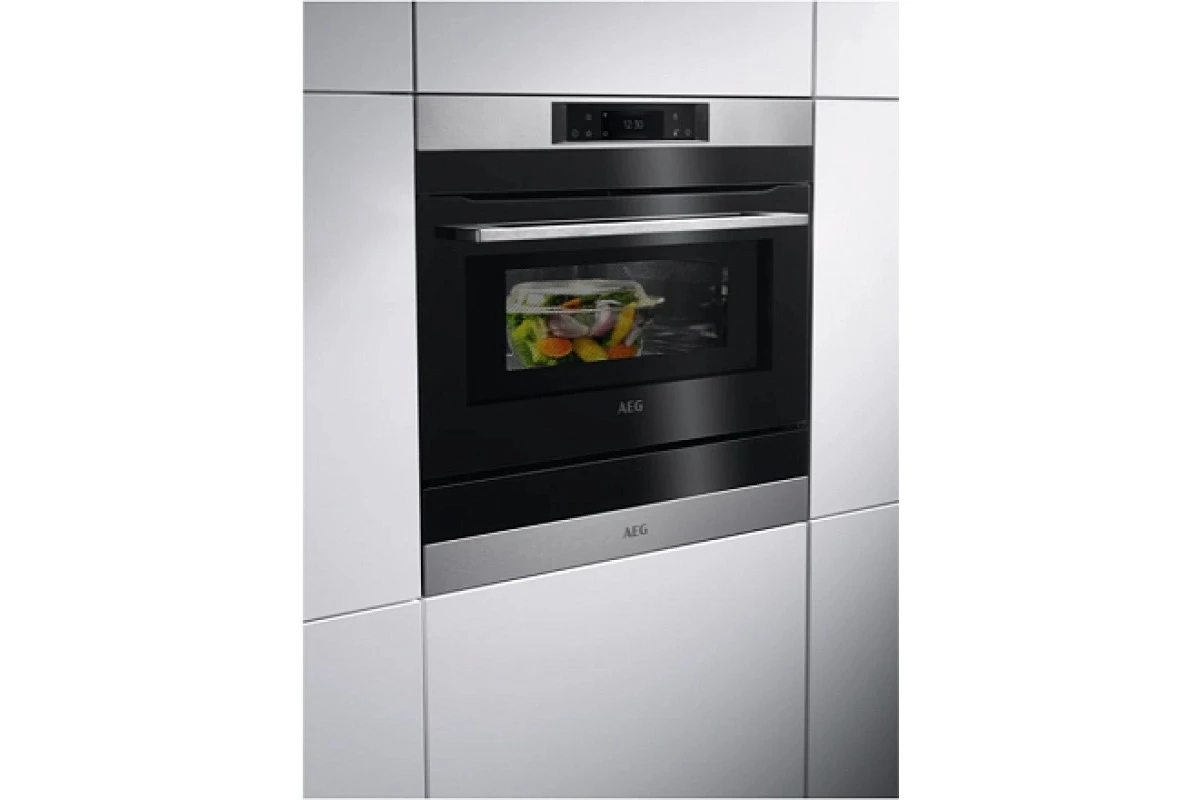 Духовой шкаф AEG KMK768080M