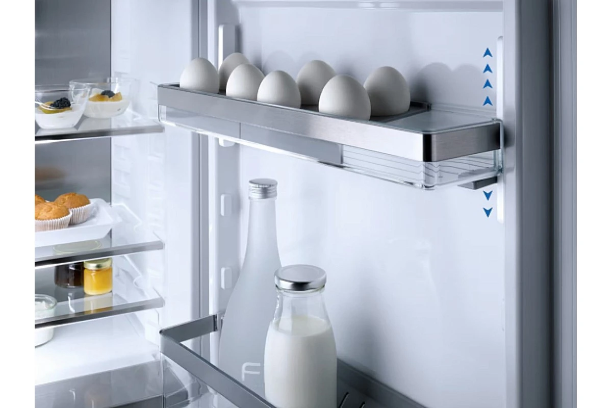 Встраиваемый холодильник Miele KFN 7785 C