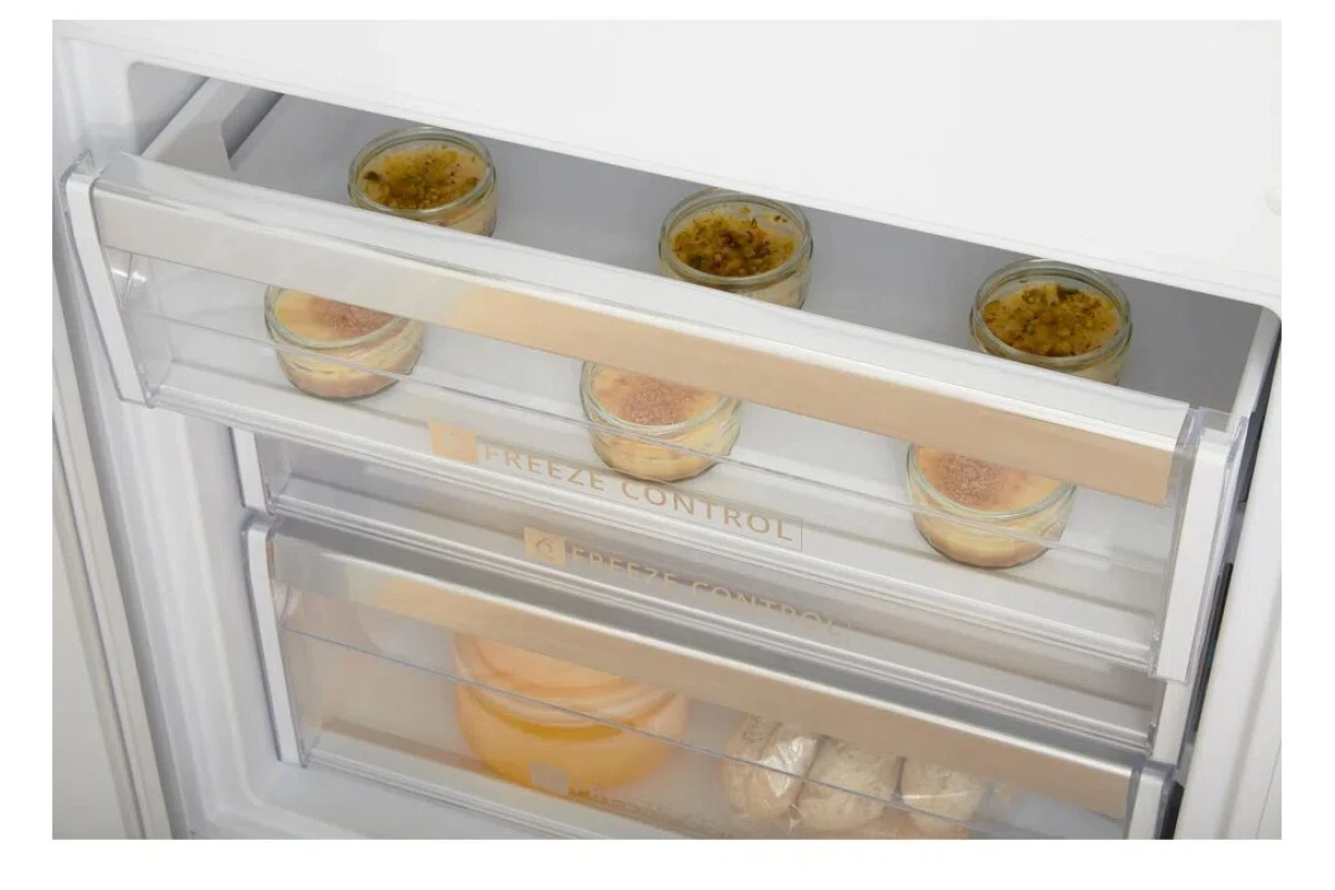 Встраиваемый холодильник Whirlpool SP40 802 EU