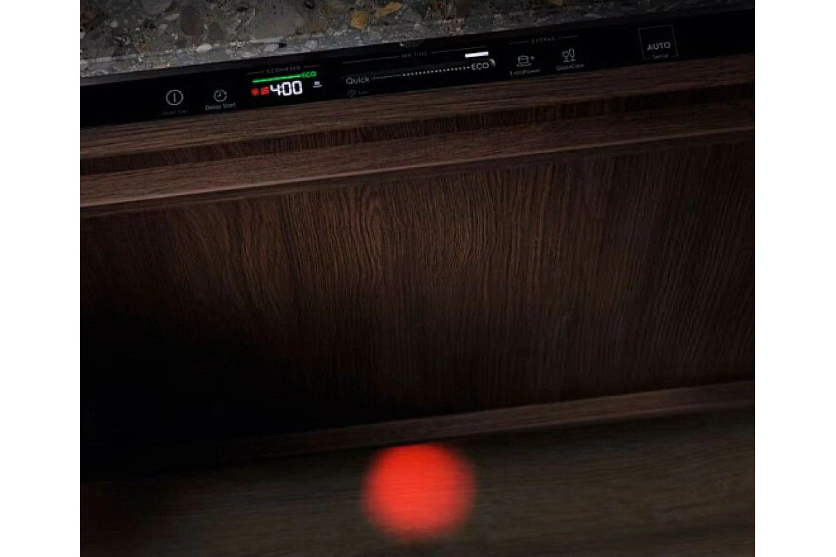 Встраиваемая посудомоечная машина Electrolux EEM48300L