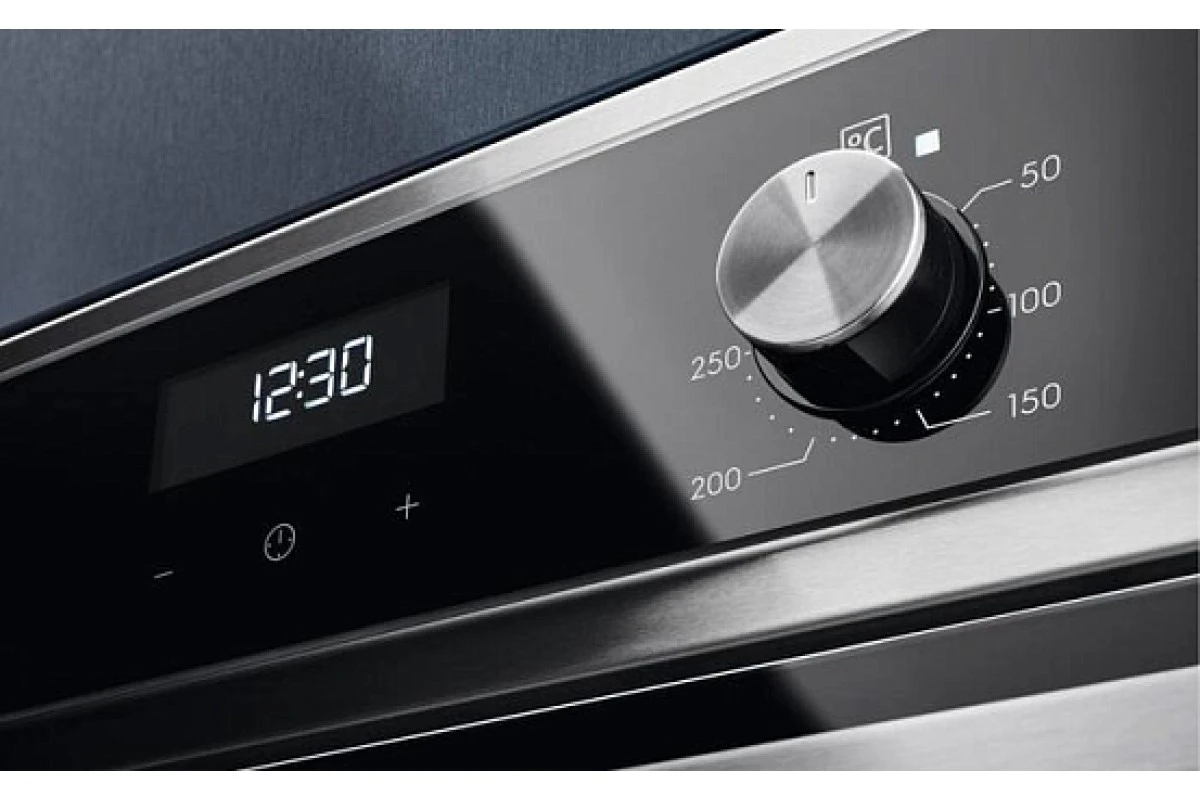 Духовой шкаф Electrolux EOF5C50BX