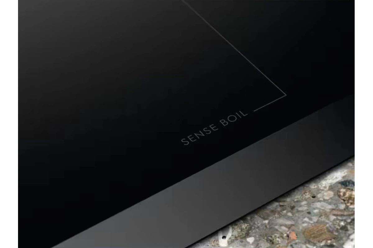 Индукционная варочная панель Electrolux EIS82453
