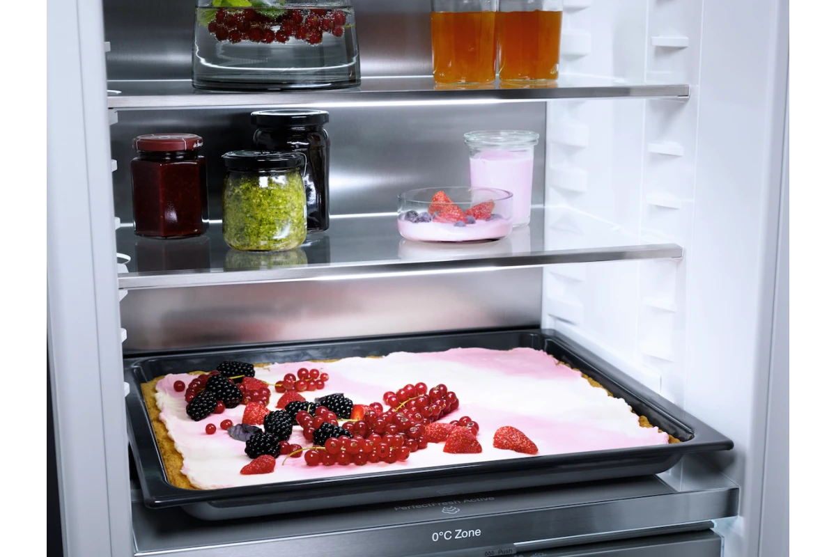 Встраиваемый холодильник Miele KF7772 B