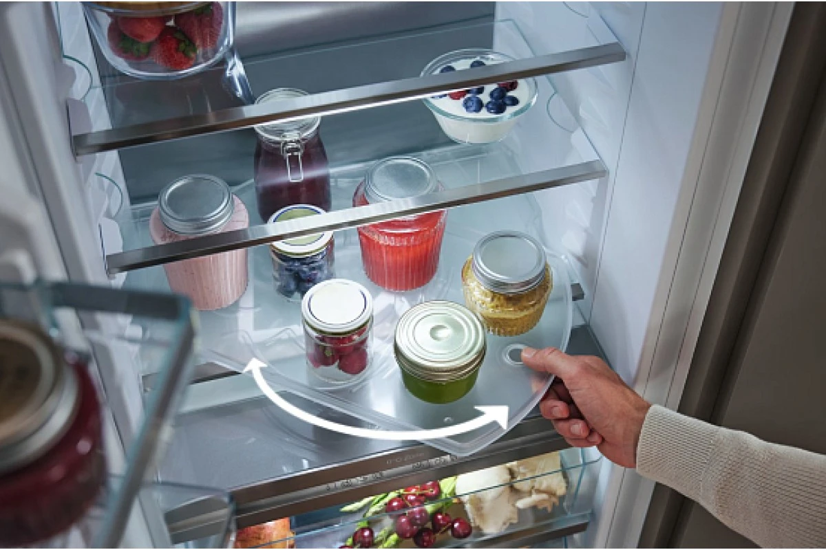 Встраиваемый холодильник Miele KFN 7795 C