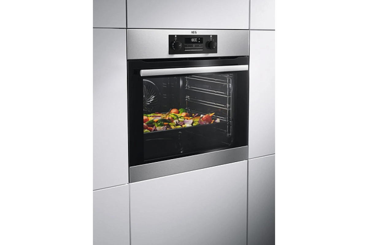 Духовой шкаф Aeg BEB331010M