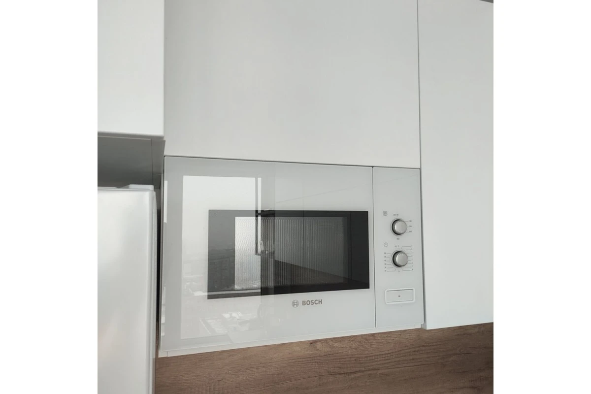 Встраиваемая микроволновая печь Bosch BFL520MW0