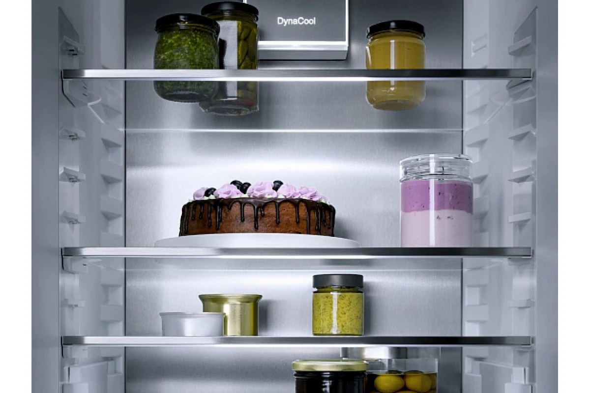 Встраиваемый холодильник Miele K 7797 C R
