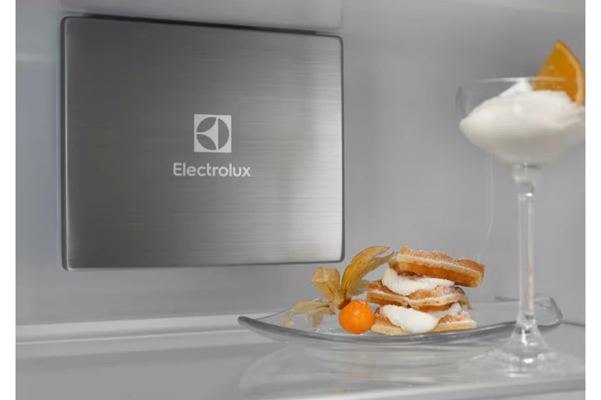 Встраиваемый холодильник Electrolux ENP7TD75S