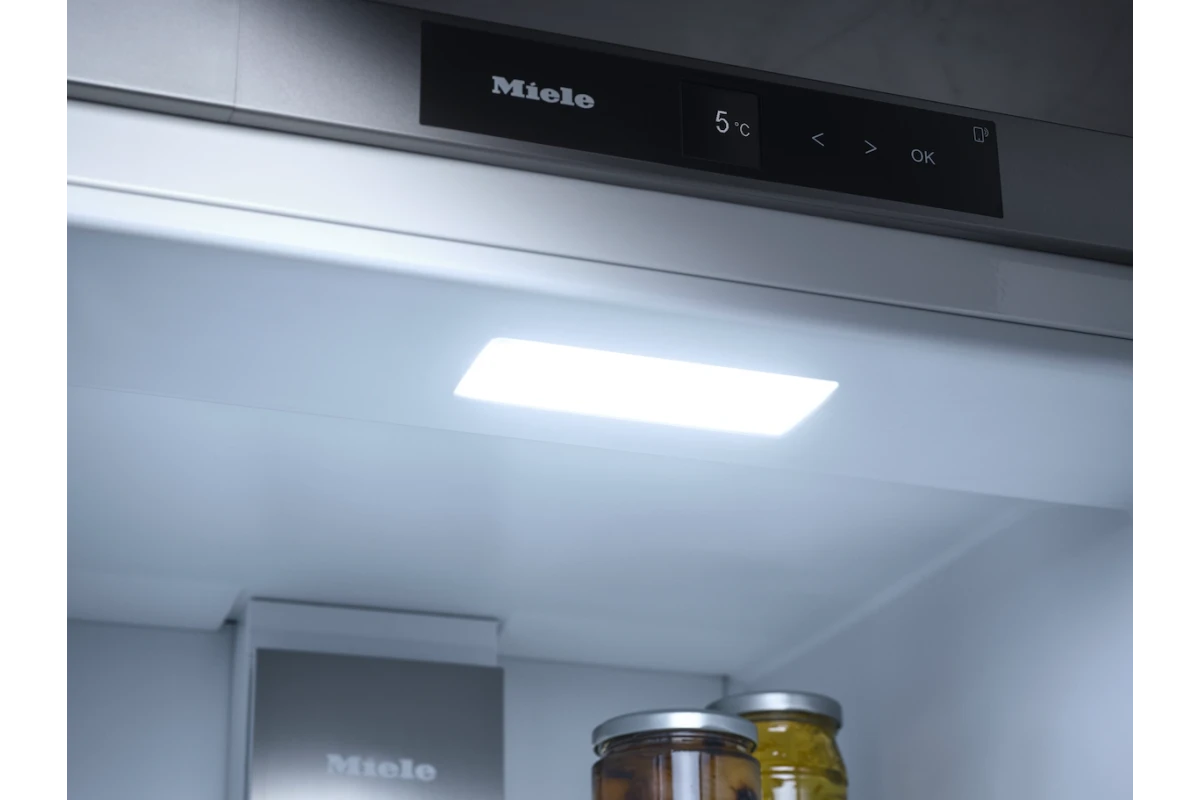Встраиваемый холодильник Miele K7433 E